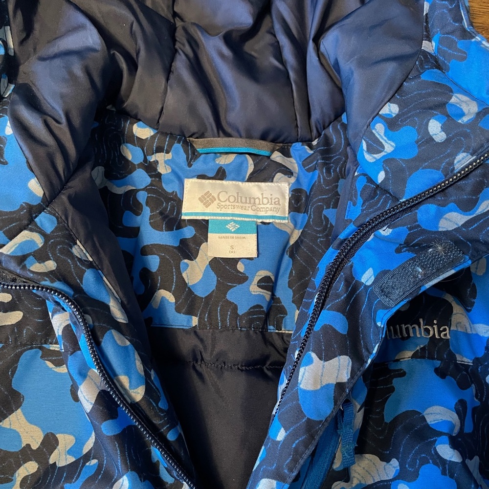 Boys Columbia size small (7-8) great used condition.